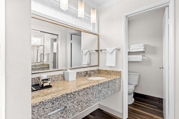 Best Western Garden Inn image 41